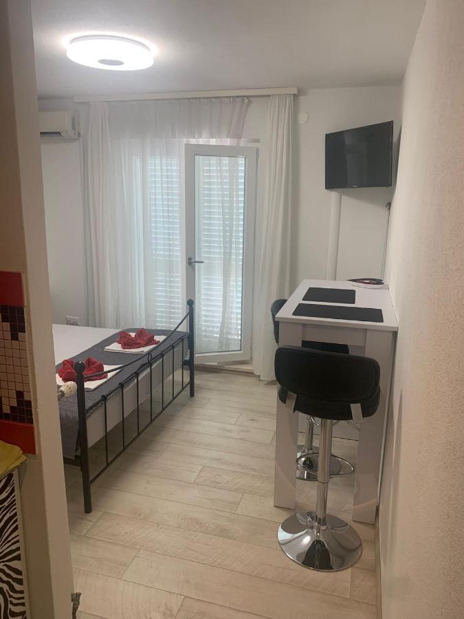Logos Apartament *