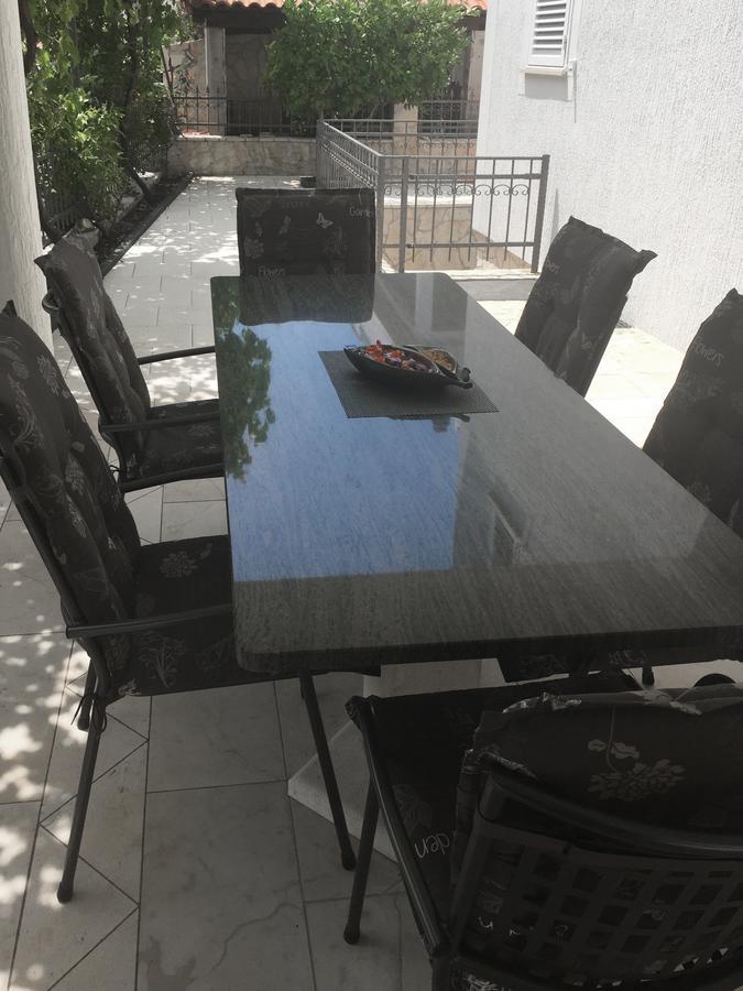 Apartament Logos